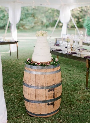 35+ Creative Rustic Wedding Ideas to Use Wine Barrels | Deer Pearl Flowers