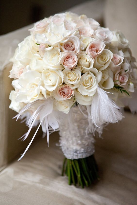 Wedding bouquet with feather idea | Deer Pearl Flowers