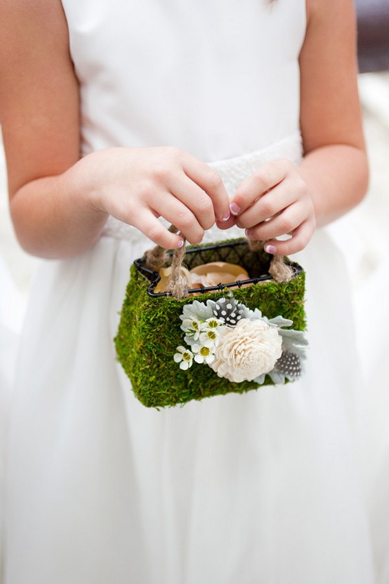 45 Rustic Moss Decor Ideas for A Nature Wedding | DPF