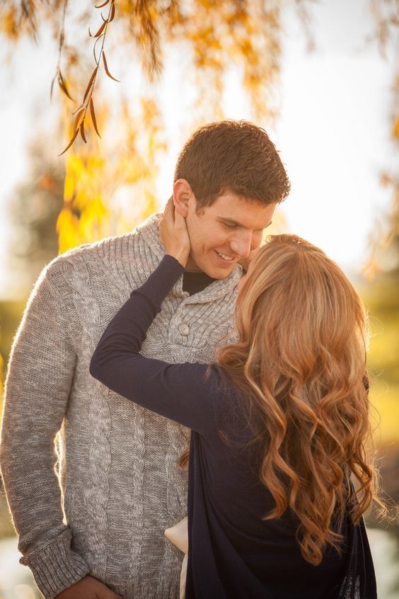 Fall Engagement Photo Shoot and Poses Ideas 55