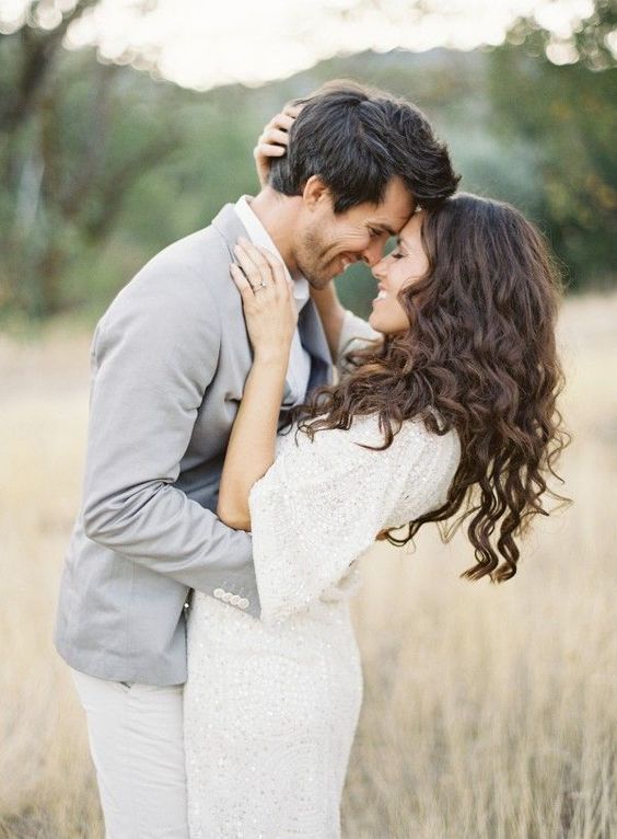 Which engagement photo poses are best? - morris.photography