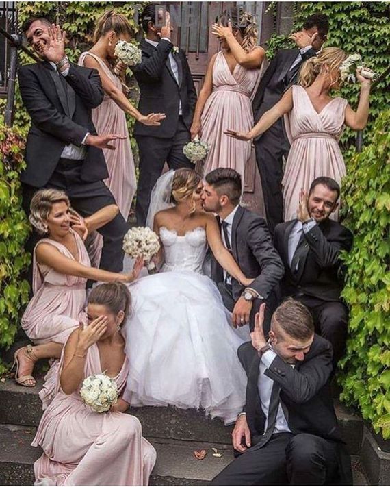 21 Creative Wedding Photo Ideas With Bridesmaids And Groomsmen 4616