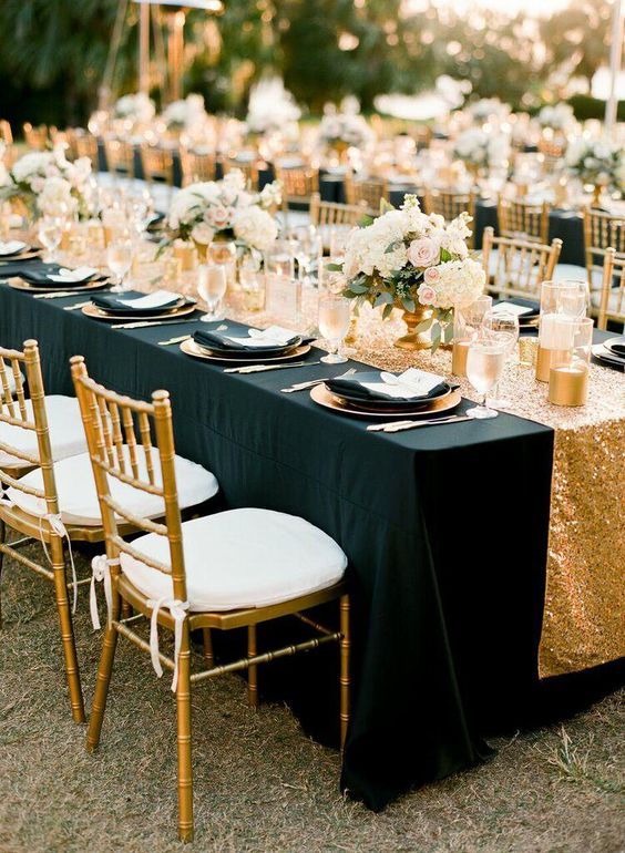 black and gold wedding decor