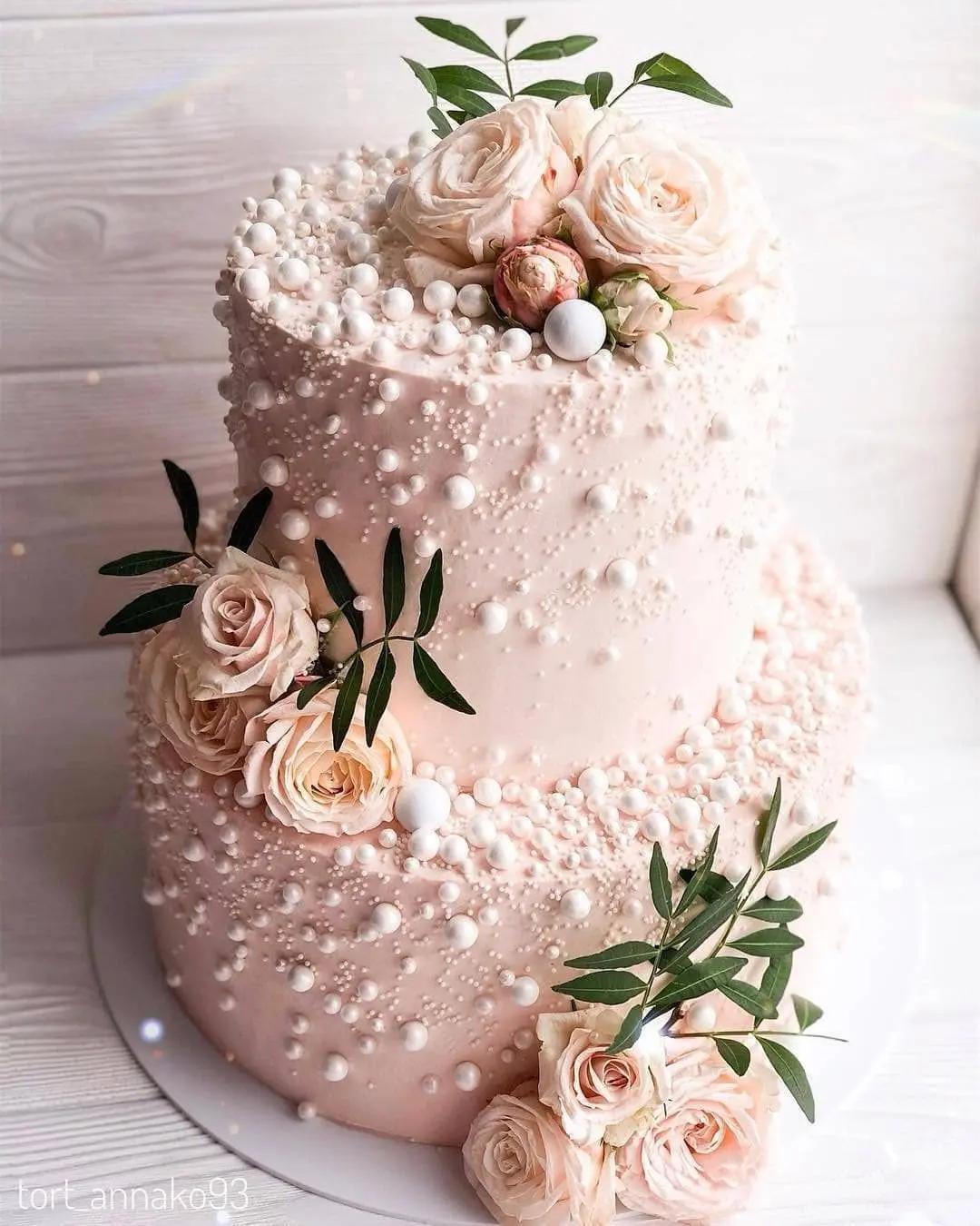 Winter Wedding Cakes That Perfect For Any Type Of Winter Wedding