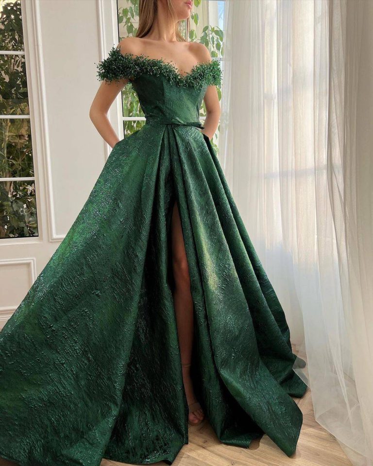 25 Emerald Green and Gold Wedding Theme Ideas 2024