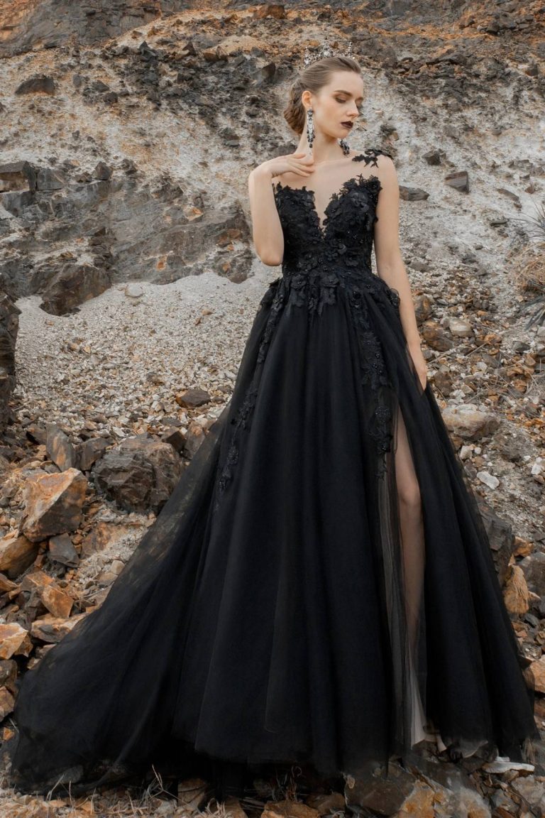 25 Alternative Gothic Wedding Dresses 2024 Black Plus Size   Black Gothic Lace Wedding Dress With High Slit 768x1152 