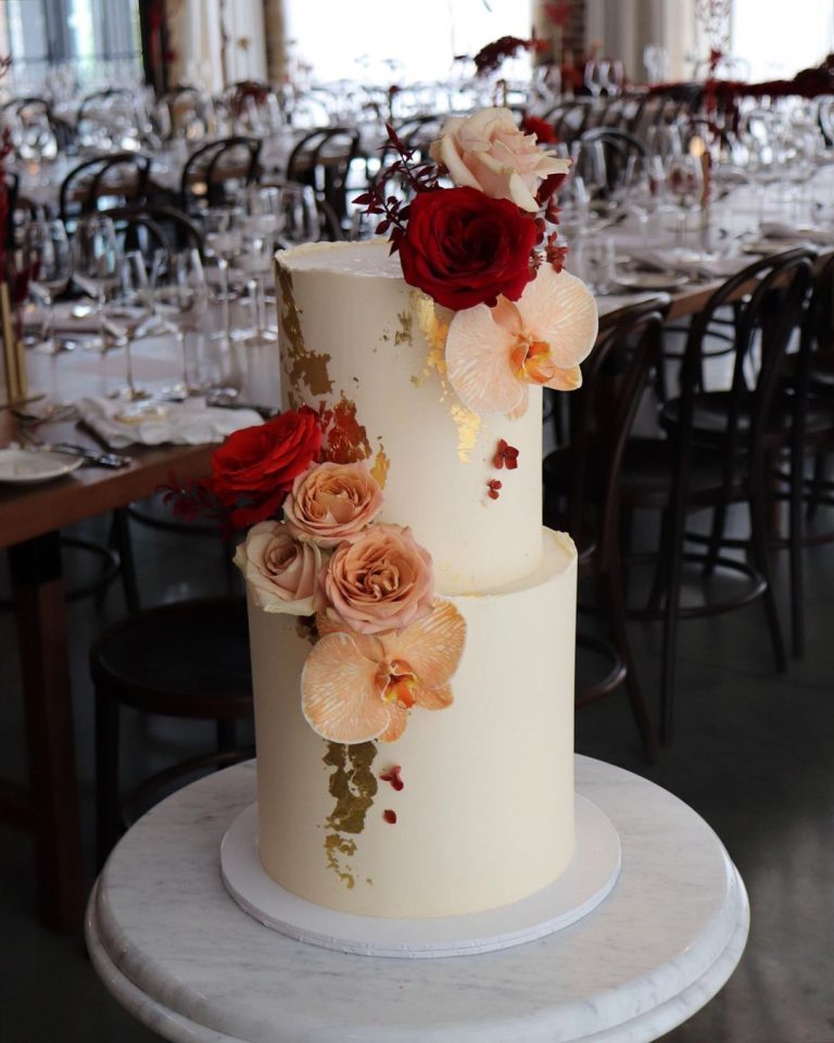 Modern Elegant Wedding Cake With Beige Orchids And Roses Via Milkandhoney.cakecreative 768x960 
