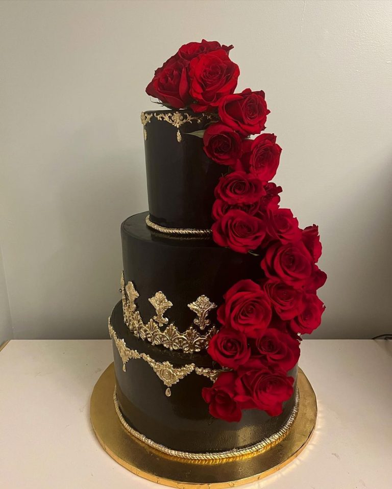 20 Red and Black Wedding Cake Ideas 2024 ️+🖤