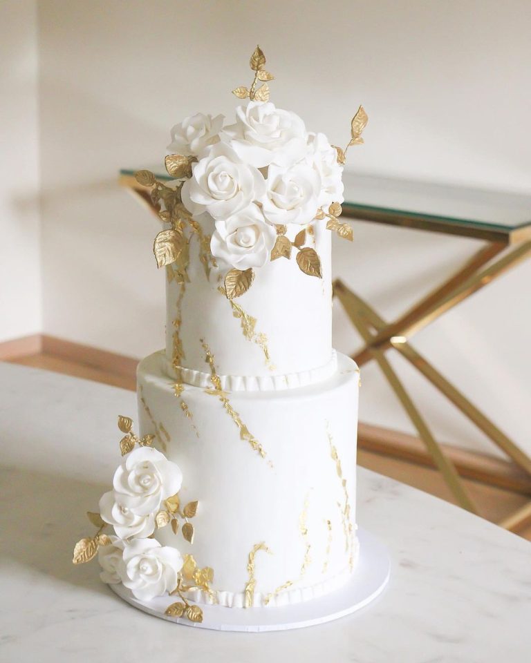 22 Elegant White and Gold Wedding Cakes 2024 💛🍰