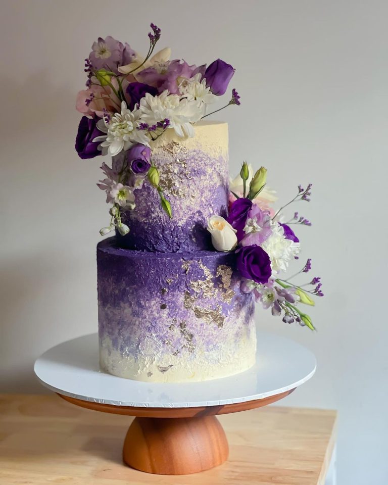 Top 20 Purple Wedding Cakes 2024 Guide Tips   Purple And Gold Foil Wedding Cake Via Madbatterbysavcakery 768x960 