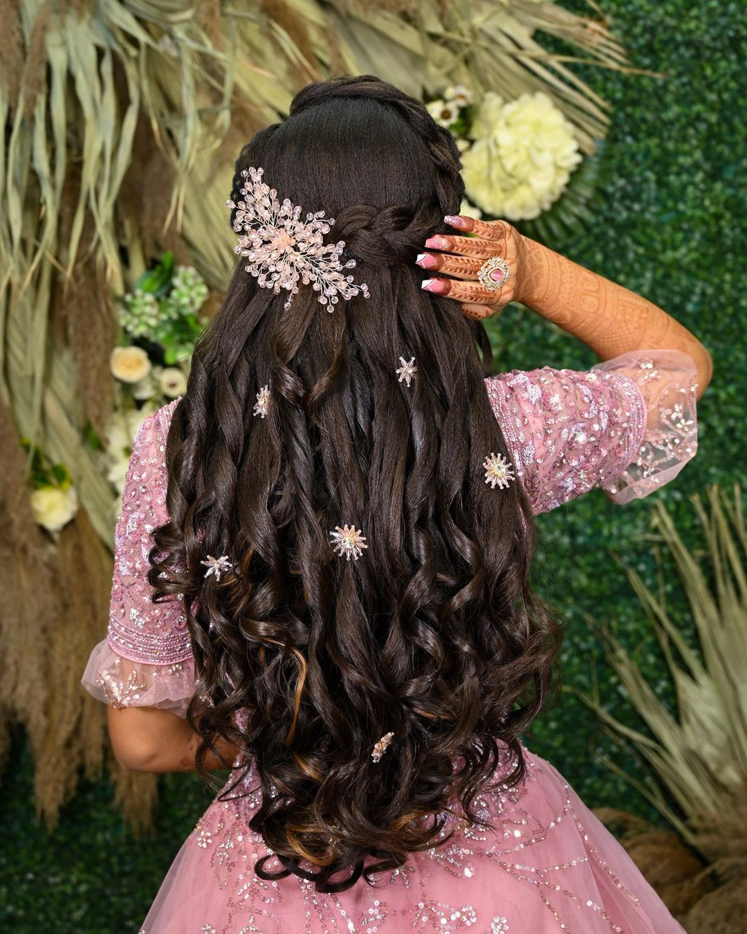17 Voguish Ponytail Hairstyles For Brides To Try This Wedding Season! |  WeddingBazaar