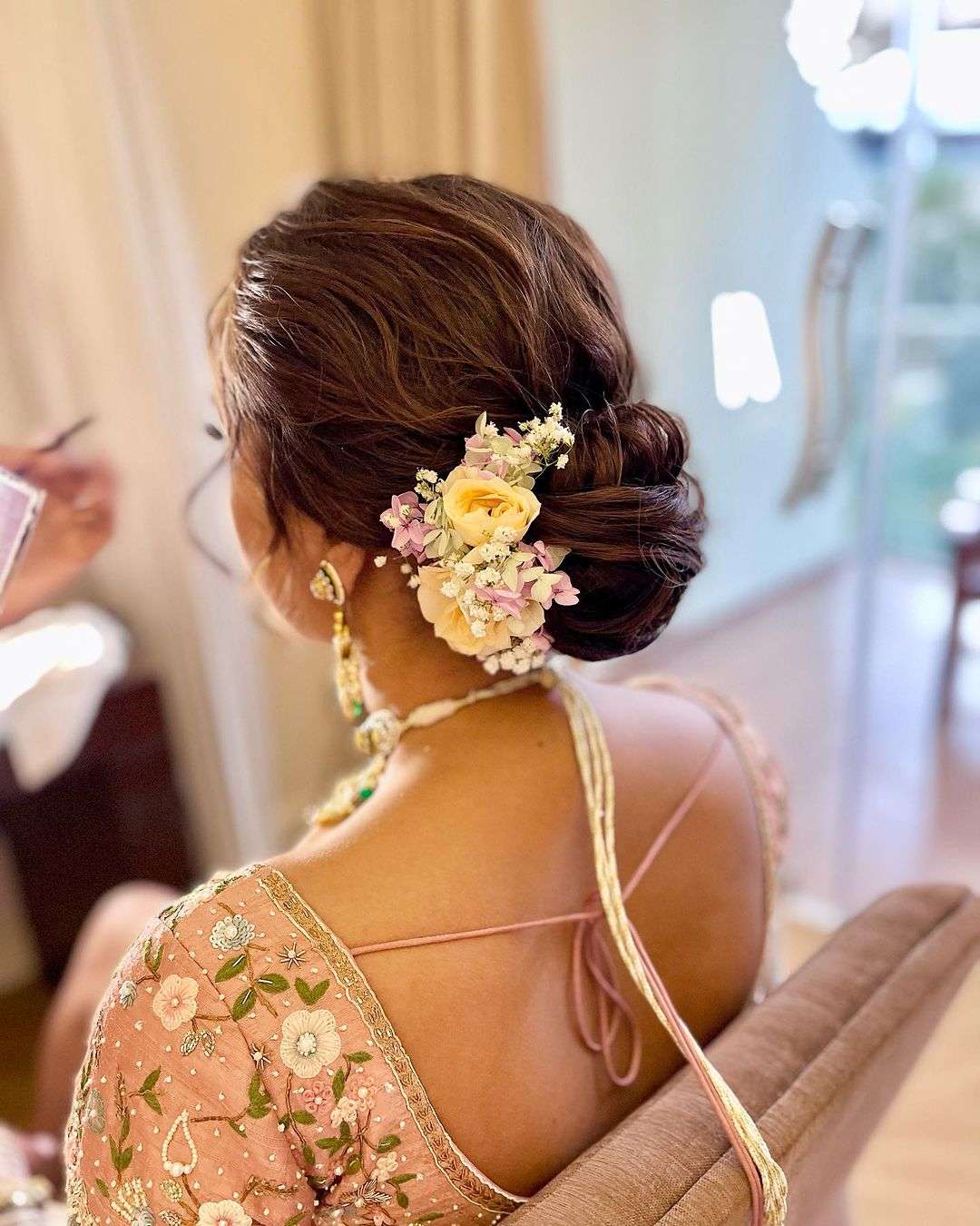 Instagram Alert! 🌸🌺 Fresh Flower Hairstyles - Super Pretty ways to use  Flowers in your Hair! - Witty Vows | Hair styles, Indian bridal hairstyles,  Wedding hairstyles